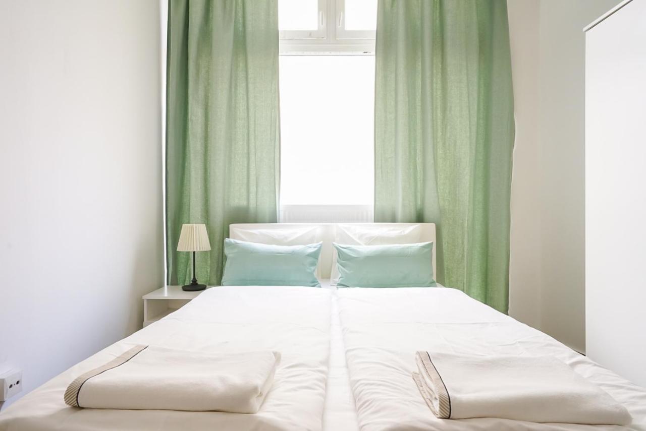 Wonderful Big Apartment Near Yppen Market Вена Экстерьер фото